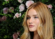 Rosie Huntington Whiteley ロージー・ハンティントン・ホワイトレー